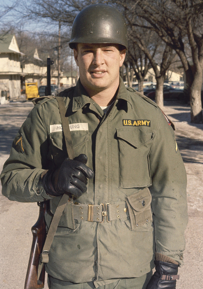Paul Hornung, former halfback fo rthe Green Bay Packers, is seen in an Army uniform, Jan. 17, 1962, at Fort Riley, Kansas. (AP Photo)